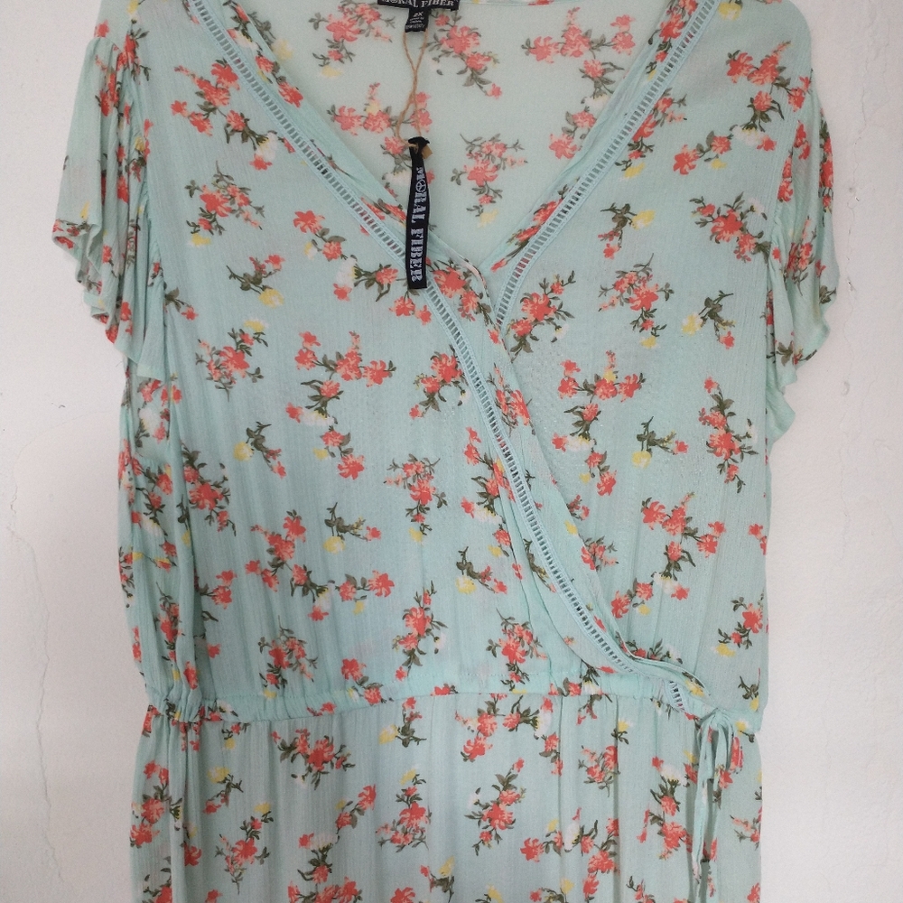 Moral Fiber 2X floral blouse